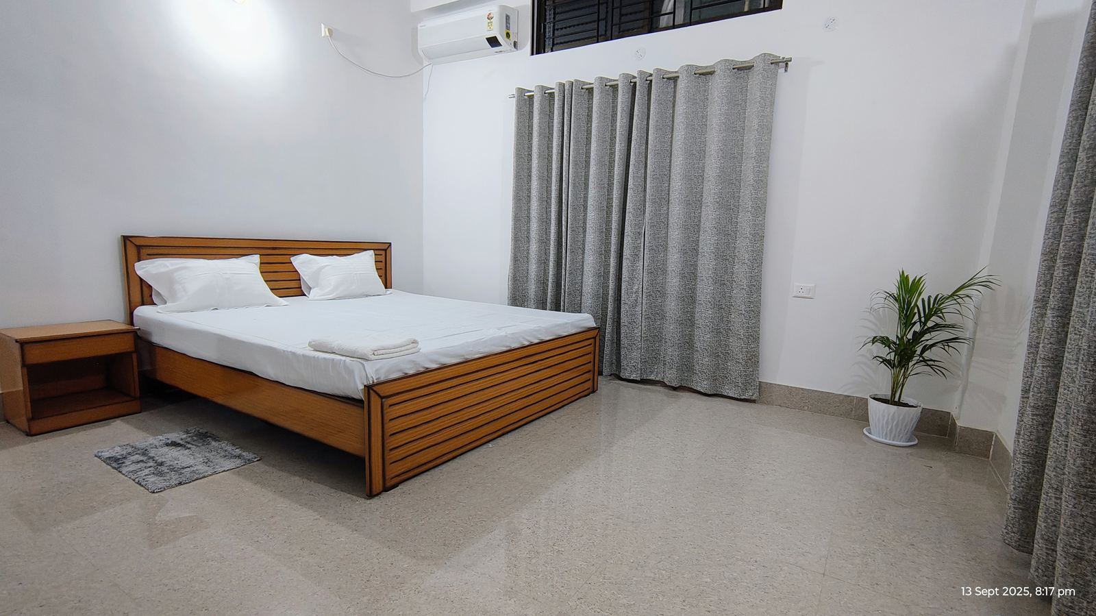 Dhriti Homestay Guwahati — bedroom